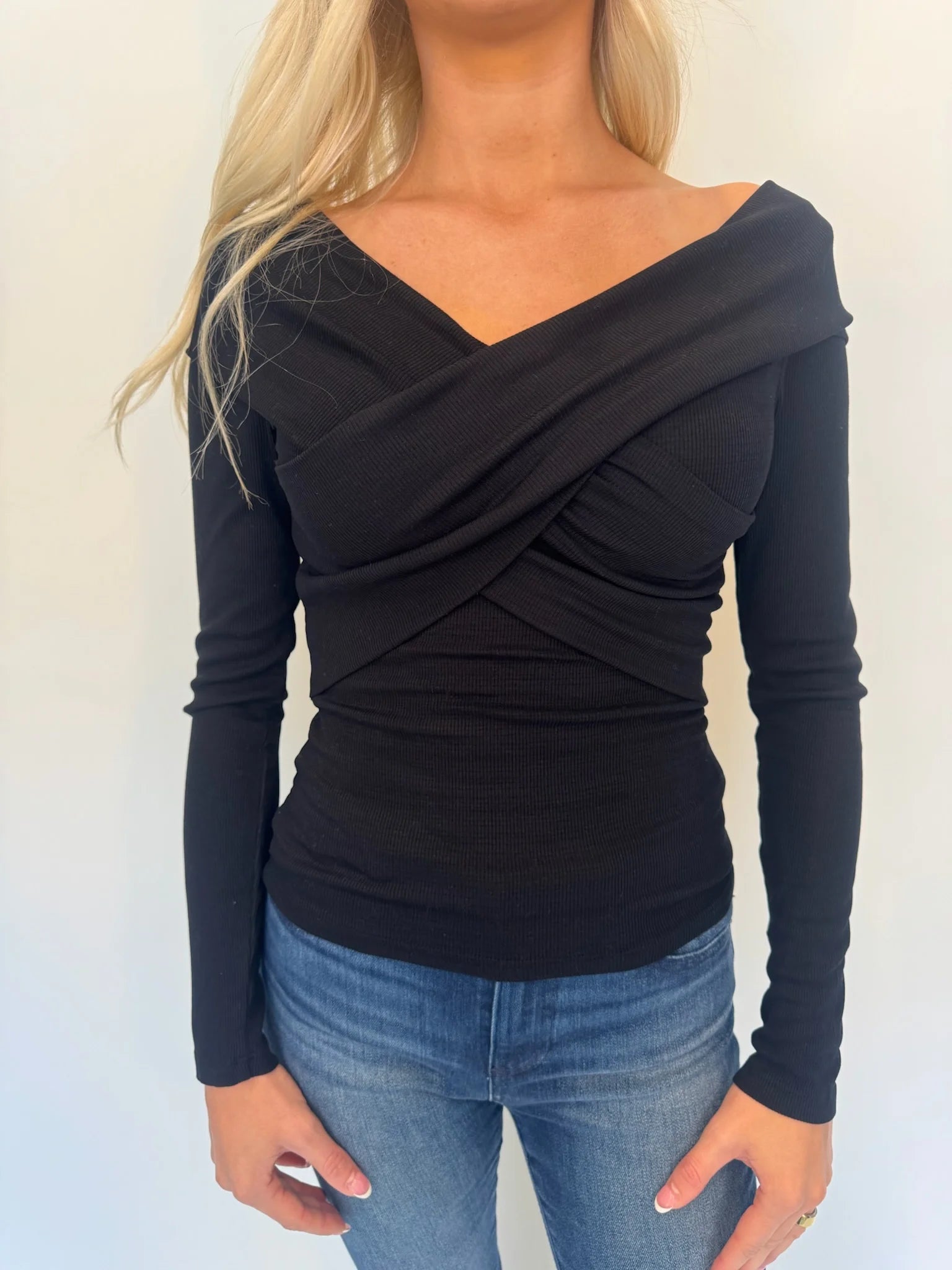LA Made |  Off Shoulder Top | Close | Vagabond | Apparel | Boutique