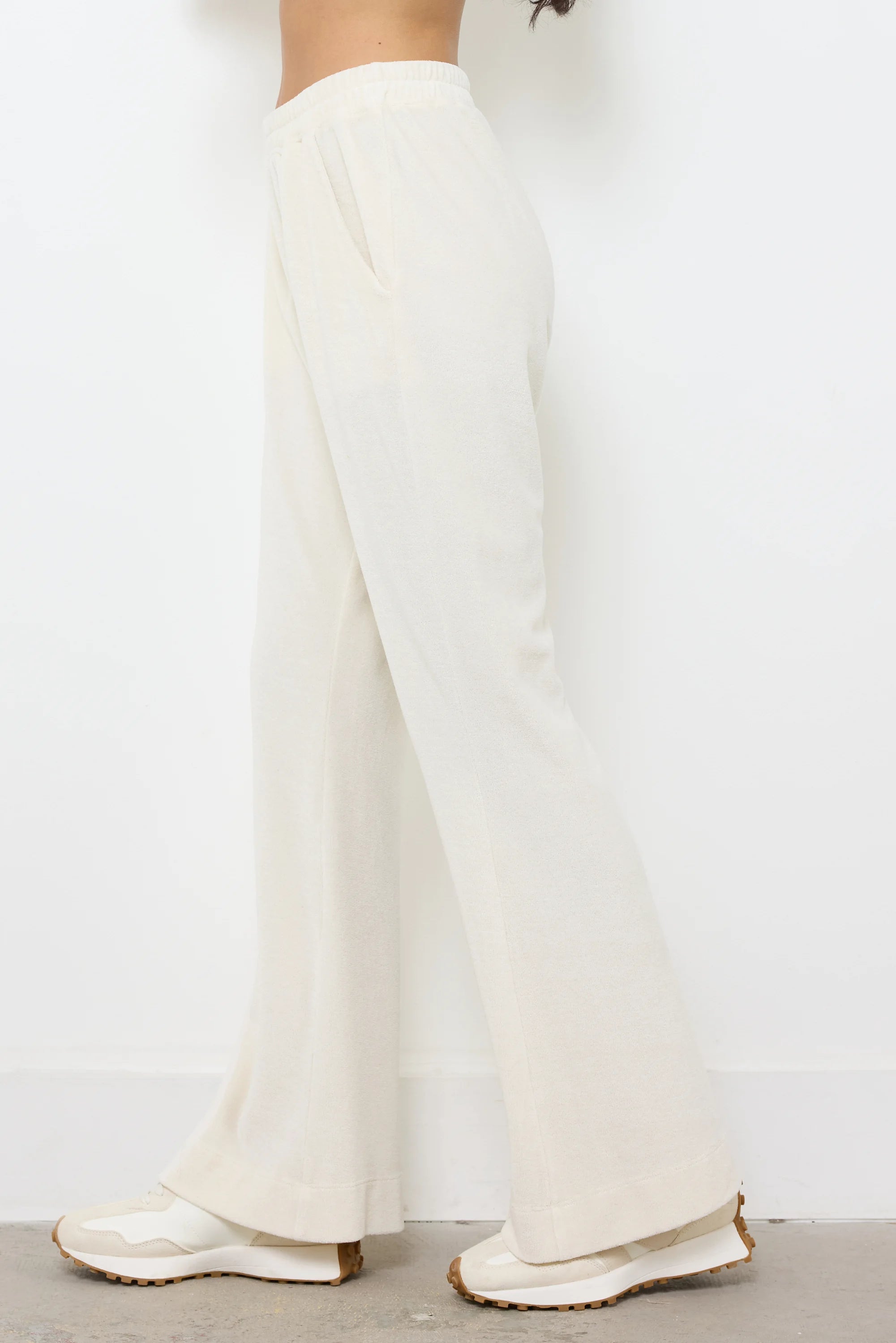 LA Made | Santa Monica Velour Pant | Side | Vagabond | Apparel | Boutique