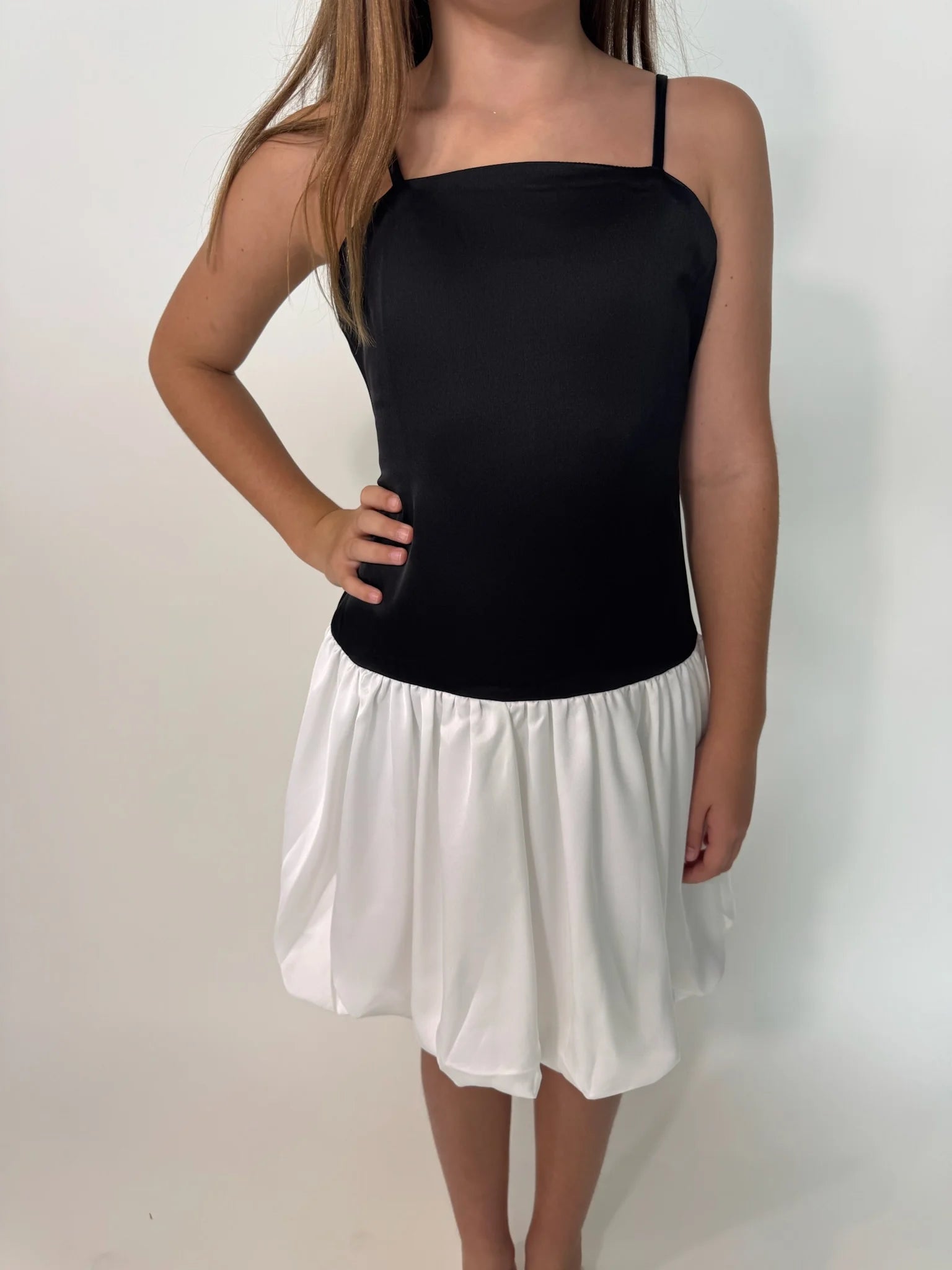 Mini Dreamer | Cosmo Bubble Dress | Close | Vagabond | Apparel | Boutique