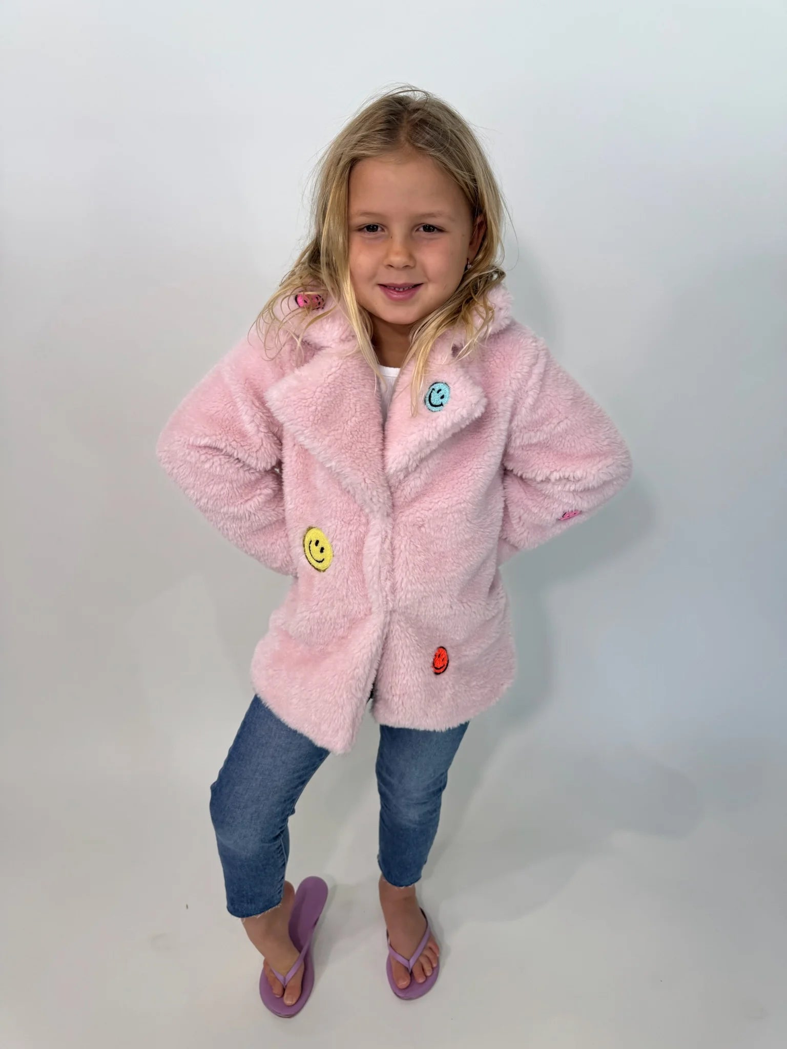 Mini Dreamer | Kylie Smile Sherpa Coat | Pink | Model | Vagabond | Apparel | Boutique