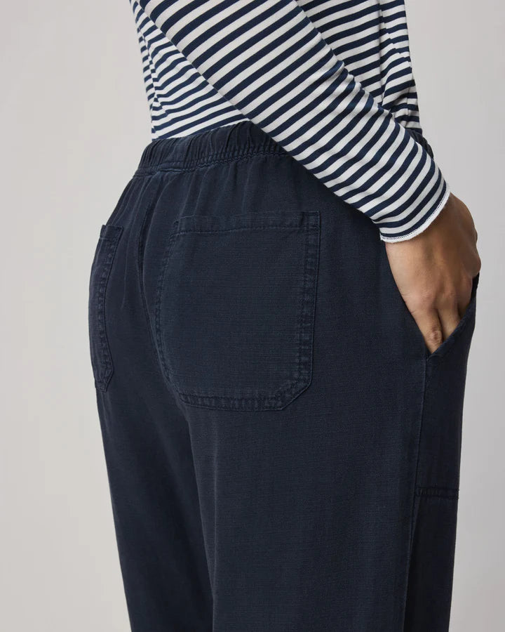 Splendid | Angie Crop Wide Leg Pant | Navy | Close | Vagabond | Apparel | Boutique