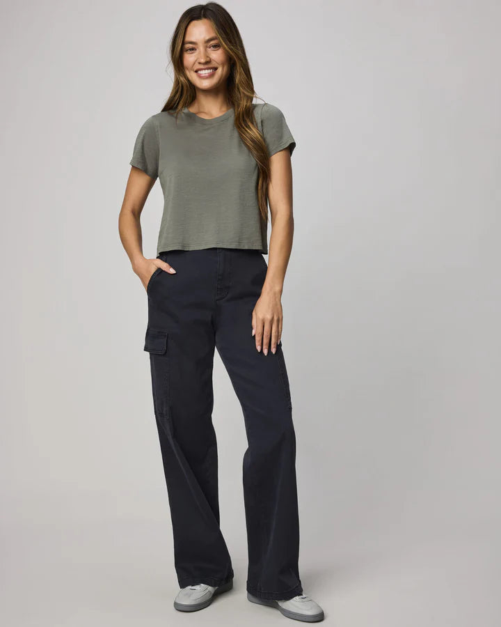 Splendid | Louisa Short Sleeve Tee | Olive | Model | Vagabond | Apparel | Boutique