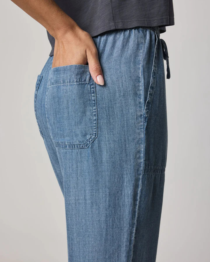 Splendid |  Angie Indigo Straight Leg Pant | Indigo | Side | Close | Vagabond | Apparel | Boutique
