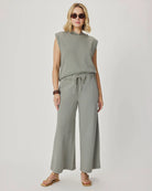 Splendid | Greta Terry Sleeveless Hoodie | Model | Vagabond | Apparel | Boutique