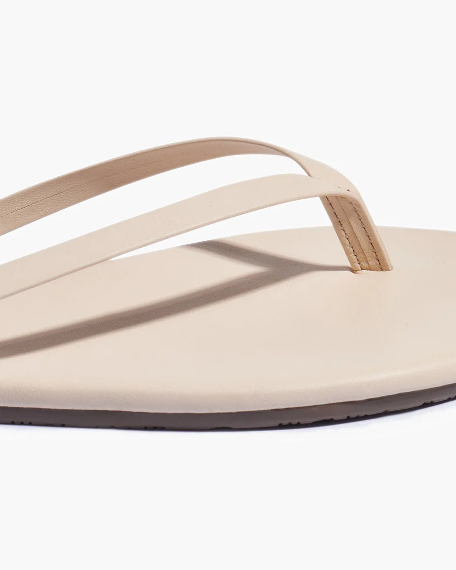 Tkees | Foundations | Linen | Close | Vagabond | Apparel | Boutique