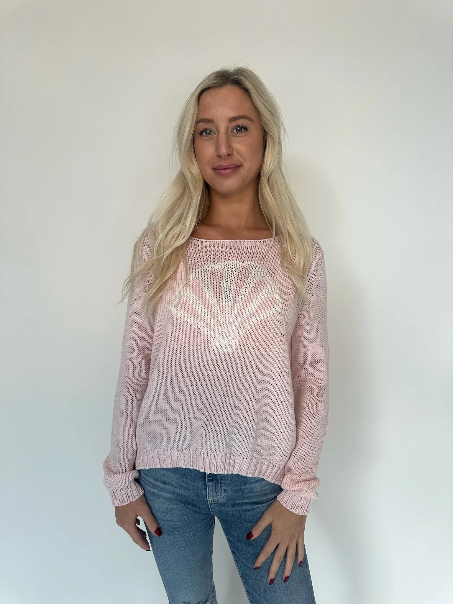 Wooden Ships | Seashell L/S Crew | Model | Vagabond | Apparel | Boutique